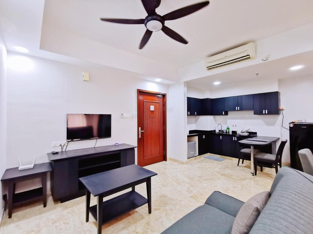 【Amazing】Pool View 2Br Suite @ Pulai Springs Resort スクダイ エクステリア 写真