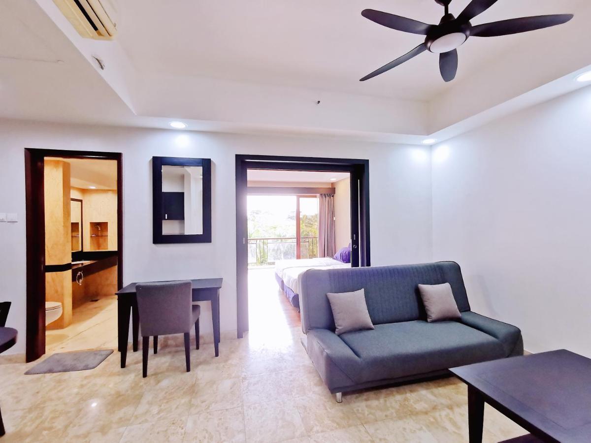 【Amazing】Pool View 2Br Suite @ Pulai Springs Resort スクダイ エクステリア 写真