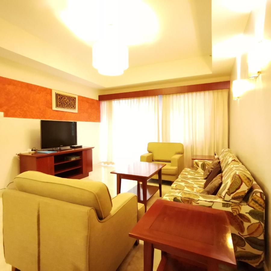 【Amazing】Pool View 2Br Suite @ Pulai Springs Resort スクダイ エクステリア 写真